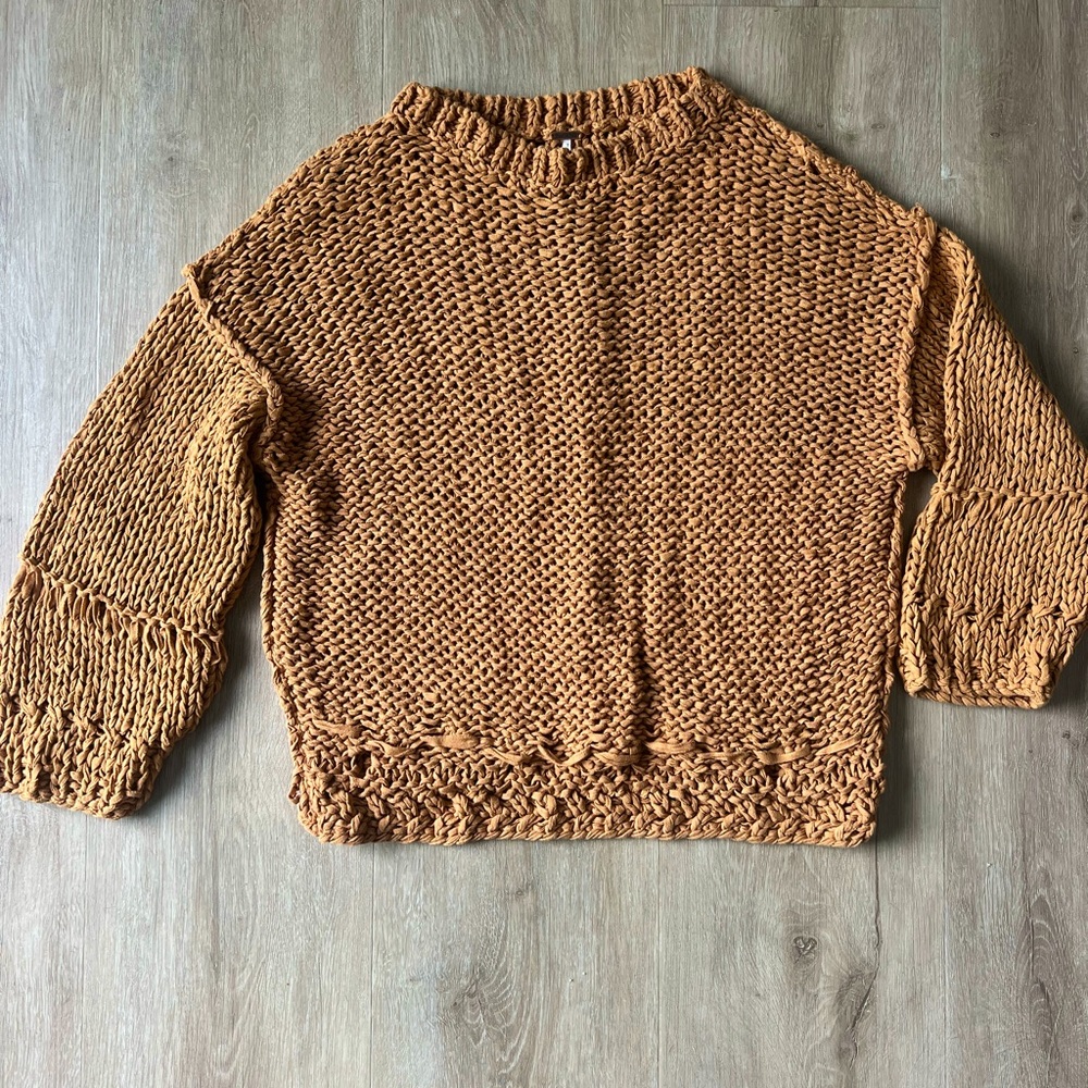 Free People sweater, Medium, Tan Perfect for Christmas